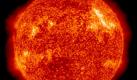 Ein gewaltiger Sonnensturm ist auf die Erde zugerast. Er soll nach Berechnungen der US-Wetterbehörde NOAA auf die Erdatmosphäre treffen. Der Sonnensturm ist der gewaltigste seit 2005. Foto: SDO/Solar Dynamics Observatory / NASA Foto: dpa