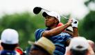 Tiger Woods übt bei ATT Golf Turnier auf dem Aronimink Golfplatz in Newtown Square im US-Bundesstaat Pennsylvania schon den Abschlag. Foto: ap