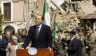 Italian Premier Silvio Berlusconi delivers his speech during a celebration to mark Liberation Day in Onna, near L?Aquila, Italy, 25 April 2009. Berlusconi chose Onna for a visit to inspect the damage caused by the devastating earthquake in the Abruzzo region on 06 April. Liberation Day is a public holiday in Italy as it marks the end of the Nazi occupation of Italy, on 25 April 1945.
 Foto: dpa
