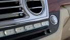 Rund 20 Tage dauert es, bis ein Rolls Royce Ghost komplett montiert ist, in dieser Zeit ist er durch die Hände von mehr als 60 Mitarbeitern gegangen. Foto: press-inform