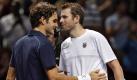 Auch Mardy Fish (rechts) musste sich bei der Tennis-WM in London Roger Federer beugen. Für den Schweizer war es der dritte Sieg. Foto: dpa
