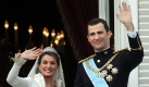 Auch die spanische Königsfamilie hat ihren Sitz in Madrid. Als Kronprinz Felipe und die Journalistin Letizia Ortiz sich im Mai 2004 in Madrid das Jawort gaben, rümpften vor allem die Traditionalisten die Nase, weil es der Thronfolger gewagt hatte, eine (geschiedene) Bürgerliche zu heiraten. Heute sehen viele Spanier Felipe und Leti als Traumpaar. Foto: dpa