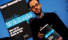 Der Autor und ehemalige Wikileaks-Sprecher Daniel Domscheit-Berg stellt in Berlin sein im Econ-Verlag erschienenen Buch Inside Wikileaks vor. Domscheit-Berg beschreibt im Buch seine Zeit als Mitglied der Enthüllungsplattform. Mittlerweile hat er mit anderen Aussteigern das Projekt Openleaks gegründet. Foto: dapd