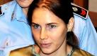 «Der Engel mit den Eisaugen», Amanda Knox, erschien heute erneut vor Gericht in Perugia, Italien. Mit zwei Mittätern soll sie die 21-jährige Studentin Meredith Kercher 2007 ermordet haben. Die DNA-Beweise werden von den Verteidigern jedoch als nicht stichhaltig angesehen. Das Berufungsverfahren wird voraussichtlich noch bis Oktober andauern. Knox wurde 2009 in erster Instanz zu 26 Jahren Haft verurteilt.  Foto: dapd