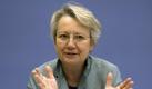 Bildungsministerin Annette Schavan (CDU): Sicherlich auch eine Wunschkandidatin von Angela Merkel. Denn die Kanzlerin weiß, dass sie sich auf Schavan als Staatsoberhaupt verlassen könnte. Außerdem gehörte sie bereits 2004 zu den möglichen Kandidaten von Union und FDP für das Präsidentenamt. Schavan selbst hält sich in der Debatte bedeckt. Der Respekt vor dem Amt gebiete es, nun nicht öffentlich über mögliche Kandidaten zu spekulieren, so Schavan. Foto: dpa