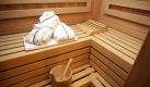 ie finnische Sauna, aufgenommen am Dienstag (02.05.06) in der neuen Praesidentensuite im Hotel Adlon in Berlin. In nur zehnmonatiger Bauzeit wurde die neue Praesidentensuite im neu geschaffenen Sicherheitstrakt des Hotel Adlon fertig gestellt. Auf 240 Quadratmetern verteilen sich ein Wohnzimmer, ein Arbeits- und Konferenzzimmer sowie ein Schlafzimmer mit Himmelbett und angrenzendem Ankleideraum. Ergaenzend kommt ein 30 Quadratmeter grosses Bad mit Jacuzzi, Finnischer Sauna und Fitnessraum hinzu.

Foto: Marcus Brandt/ ddpd Foto: ddp