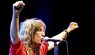 Der schwedische Polar-Musikpreis 2011 geht an die US-Rockkünstlerin Patti Smith. Die Auszeichnung erhält je ein Preisträger aus der Unterhaltungsmusik und aus der ernsten Musik und ist mit insgesamt 225.000 Euro dotiert. Die Jury meint über die 64-jährige Smith, sie habe gezeigt, wie viel Rock'n'Roll in der Poesie steckt und wie viel Poesie im Rock'n'Roll.  Foto: dpa