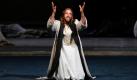 Bei den diesjährigen Passionsspielen in Oberammergau übernimmt Andreas Richter die Rolle des Jesus. Seit November vergangenen Jahres erarbeiten über 2000 Oberammergauer Einwohner zusammen mit Spielleiter Christian Stückl die Szenen. Die Spiele finden seit 1634 statt, als die Bewohner Oberammergaus gelobt hatten, regelmäßig die letzten Stunden Jesus nachzuspielen, wenn sie von der Pest verschont blieben. Foto: ap