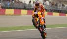 MotoGP-Fahrer Casey Stoner hat das Rennen der Königsklasse im spanischen Alcaniz gewonnen. Er feierte seinen Erfolg mit einem Wheelie. Foto: dapd