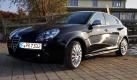 Wie gehabt stört nichts die Symmetrie des Alfa-Grills - auch die Giulietta darf dank einer Ausnahmegenehmigung wieder das Kennzeichen auf der linken Seite tragen. Foto: news.de