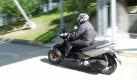 ... eine gedrungene Silhouette sowie die mit ihrer Dimension motorradähnlich anmutende Abgasanlage. Foto: auto.de