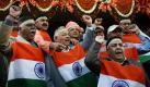 Mitglieder der Bharatiya Janata Partei (BJP) demonstrieren in Jammu gegen die Regierungen in Jammu und Kaschmir, Indien. Die BJP wehrt sich gegen die Entscheidung, ihrem Parteimitglied Tiranga Yatra das Hissen der Nationalflagge im Herzen der Stadt Srinagar zu verbieten. Die Regierung fürchtet erneute Unruhen im Land.  Foto: dpa