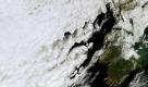 Das Satellitenbild der Europäischen Weltraumorganisation (ESA) zeigt die Wolke, die nach der Eruption des Vulkans Eyjafjallajökull in Island aus westlicher Richtung über Europa zieht. Foto: ddp