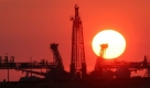 Auf dem Weltraumbahnhof Baikonur in Kasachstan wird eine Sojus-TMA-16 Rakete auf ihren Start vorbereitet. Der US-Astronaut Jeffrey Williams, der kanadische Milliardär Guy Laliberte und der russische Kosmonaut Maxim Wiktorowitsch Surajew wollen übermorgen starten. Foto: dpa