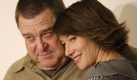 Die Schauspieler Johanna Wokalek und John Goodman posieren am Montag (19.10.09) in Berlin waehrend des Photocalls fuer den Film 'Die Paepstin'. Der Film startet am Donnerstag (22.10.09) in den deutschen Kinos. Foto: Michael Gottschalk/ ddp Foto: ddp
