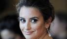 Die spanische Hollywoodschauspielerin Penélope Cruz wird auf dem Walk of Fame in Hollywood mit einem Stern verewigt. Am 1. April soll die sie den 2436. Stern auf dem berühmten Bürgersteig erhalten, teilten die Initiatoren mit. Die Ehrung erfolgt nur wenige Wochen vor dem Kinostart des vierten Teils der Piratensaga Fluch der Karibik. In
Pirates of the Caribbean - Fremde Gezeiten, der Mitte Mai weltweit anläuft, spielt Cruz eine frühere Geliebte des Seeräubers Jack Sparrow. Foto: dpa
