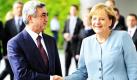Bundeskanzlerin Angela Merkel begrüßt in Berlin den armenischen Präsidenten Serge Sargsyan. Bei einem anschließenden Gespräch ging es um die bilateralen Beziehungen zwischen Deutschland und Armenien. Foto: ddp