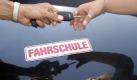 Hat Berlin einen Führerschein-Skandal mit korrupten Fahrlehrern? Laut Berliner Morgenpost sind in der Hauptstadt tausende Autofahrer ohne rechtmäßig erworbenen Führerschein unterwegs. Foto: dpa