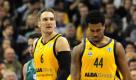Basketball, Eurocup, Saison 2010/11, Zwischenrunde, Gruppe L, 5. Spieltag, Alba Berlin - Benetton Basket Treviso, Dienstag (22.02.11), o2 World, Berlin: Berlins Guard Bryce Taylor (r.) geht nach dem Spiel neben Berlins Forward Sven Schultze auf dem Spielfeld. Das Spiel endete 74:82. Berlin ist mit diesem Ergebnis aus dem Eurocup ausgeschieden. Foto: Gerit Borth/dapd Foto: dapd