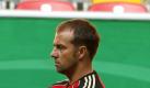 DFB-Co-Trainer Hans-Dieter Flick steht auf Schalkes Wunschliste ganz oben. Foto: dpa