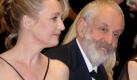 Filmemacher Mike Leigh und Schauspielerin Lesley Manville (beide links) stellen in Cannes ihren neuen Film vor. Foto: dpa