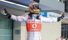 Lewis Hamilton, McLaren Mercedes-Fahrer, freut sich über seinen Sieg. Der deutsche Sebastian Vettel schied aus. Foto: dapd