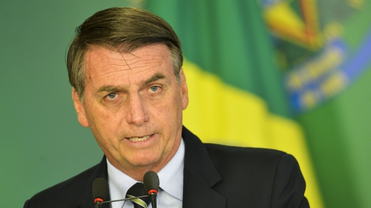 Der brasilianische Präsident Jair Bolsonaro hat sich mit einem obszönen Video in die Kritik gebracht.