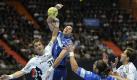 Beim Handball-Supercup hatte der HSV Hamburg gegenüber dem THW Kiel das Nachsehen. Foto: dpa