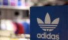 ARCHIV: Das ehemalige Logo des Sportartikelherstellers adidas, aufgenommen am Mittwoch in Herzogenaurach auf der Bilanzpressekonferenz des Unternehmens (Foto vom 02.03.11). Der Sportartikel Adidas veroeffentlicht am Donnerstag (05.05.11) in Herzogenaurach die Geschaeftszahlen zum 1. Quartal 2011.
Foto: Timm Schamberger/dapd Foto: dapd
