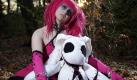 Eine als Comicfigur verkleidete Besucherin des Anime- und Manga-Treffens «TiCon» posiert während des Treffens im Residenzgarten in Würzburg. Zum Anime- und Manga-Treffen sind am Samstag über 1000 Fans aus ganz Deutschland nach Würzburg gekommen. Nach Angaben des Veranstalters Christopher Putz waren bei der vierten Auflage der «TiCon» Gäste aus Leipzig, Hamburg, München, Nürnberg und auch aus Österreich dabei. Foto: dapd
