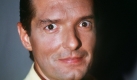 Das Archivbild vom 26.08.1992 zeigt den österreichischen Popstar Falco, der vor einem Jahr am 06.02.1998 bei einem Autounfall in der Dominikanischen Republik tödlich verunglückt ist. Seine LP 'Out of the dark', die posthum erschien, befindet sich seit über 40 Wochen in den deutschen Charts und verkaufte sich in Deutschland bisher über eine halbe Million Mal. dpa (zu dpa-Korr: 'Ein Jahr nach seinem Tod: Der Falco-Boom hält an' vom 02.02.1999) Foto: dpa