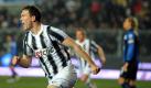 Turins Stephan Lichtsteiner erzielte das 1:0 gegen Atalanta Bergamo. Foto: Daniel dal Zennaro Foto: dpa