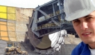Keine Angst vor groen Maschinen: Bergbauingenieure drehen weltweit an einem groen Rad. (Bild: TU Freiberg/dpa/tmn) Foto: dpa