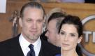 Dass Jesse James Americas Sweetheart Sandra Bullock mit dem Tattoo-Model Michelle McGee betrogen hat, werden ihm die Amerikaner nicht so schnell verzeihen. Nach Bekanntwerden der Affäre im März 2010 zog sich Sandra für einie Zeit aus der Öffentlichkeit zurück. Jesse James tat es ihr gleich. Nur das Tattoo-Model redete erwartungsgemäß freimütig mit der Presse. Foto: dpa