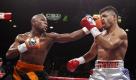 Gestern boxten Floyd Mayweather und Victor Ortiz in Las Vegas gegeneinander. Ortiz konnte sich im Kampf um den WBC-Titel nicht durchsetzen und schied bereits in der vierten Runde durch einen Knockout seines Gegners aus. Foto: dapd