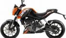 Köln (dpa/tmn) - Mit dem Modell 125 Duke wendet sich der österreichische Motorradhersteller KTM an eine neue Zielgruppe. Das unverkleidete Leichtkraftrad ist vor allem für jugendliche Fahranfänger gedacht.
Mit einem Führerschein der Klasse 1B dürfen bereits 16-Jährige aufsatteln. Die Maschine mit 125 Kubikzentimetern Hubraum leistet 11 kW/15 PS, teilte KTM zum Start der Messe Intermot in Köln (6. bis 10. Oktober) mit. Das Bike wiegt vollgetankt 128 Kilo und soll im Frühjahr 2011 in den Handel kommen. Der Verkaufspreis soll unterhalb von 4000 Euro liegen, kündigte das Unternehmen an.
 Foto: dpa