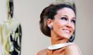 Die amerikanische Schauspielerin Sarah Jessica Parker hat die London-Premiere der Kinokomödie Sex and the City 2 zum Anlass genommen, um an den im Februar gestorbenen britischen Designer Alexander McQueen zu erinnern. Das meldet die Daily Mail auf ihrer Website. Die 45-Jährige trug zu dessen Ehren eine seiner Kreationen. Das hier ist für dich. Ich vermisse dich sehr, schickte sie einen letzten Gruß an den Designer. Foto: dpa