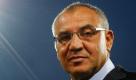 Wolfsburg-Trainer Felix Magath reagiert auf die Kritik von Phillip Lahm. In einem Interview warf er seinem Ex-Spieler materielle Interessen vor: «Jeder, der ein Buch schreibt, will dieses Buch ja auch verkaufen. Darum muss halt etwas drinstehen, was die Leute interessiert. Ich kann dazu nur eines sagen: So wird man keine Persönlichkeit!», sagte er der Welt. Foto: dapd