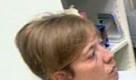 Dr. Klaus Walgenbach von der Uniklinik Bonn erklärt Natascha die geplanten Eingriffe. Foto: RTL2 / Constantin Entertainment