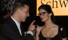 Der Sänger der Band Hurts Theo Hutchcraft (l.) und das Model Shermine Shahrivar haben offensichtlich viel Spaß miteinander. Foto: dpa