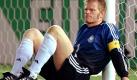 Er ist bislang der einzige Torhüter, der als bester Spieler eines WM-Turniers ausgezeichnet wurde. Oliver Kahn war bei der WM 2002 in der Form seines Lebens und unumstrittener Kapitän. Foto: dpa