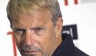 Nach seinem Oscargewinn für Der mit dem Wolf tanzt wurde Kevin Costner zum Kassengift. Auch wenn er mit Bodyguard oder JFK - Tatort Dallas den Filmstudions eine Menge Geld einbrachte, seine Mammutprojekte Waterworld, Wyatt Earp - Das Leben einer Legende oder Postman konnten die Produktionskosten kaum bzw. gar nicht decken. In den letzten Jahren spielt Kevin Costner vor allem Nebenrollen. Er konzentriert sich hauptsächlich auf seine Countryband Kevin Costner  Modern West.  Foto: dpa