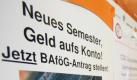 Wer trotz Antrag kein Bafög bekommt, muss sein Studium nicht gleich aufgeben. In einigen Fällen gibt es alternativ zumindest Wohngeld. Foto: dpa