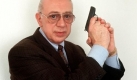 Er prgt das Bild der Bundesrepublik im Ausland vermutlich am Nachhaltigsten: Horst Tappert als Oberinspektor Stephan Derrick. Die gleichnamige ZDF-Krimiserie ist die erfolgreichste Serie im deutschen Fernsehen und wird in 108 Lndern ausgestrahlt. Der lange schlacksige Tappert geht in 281 Folgen mit Fritz Wepper als Assistent Harry Klein auf Mrdersuche. Foto: dpa