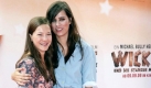 Schauspielerinnen Nora Tschirner und Hannah Herzsprung sind nach Münche kommen, um sich Wickie anzuschauen. Foto: ddp