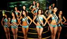 Teilnehmerinnen posieren bei einem Fototermin für die Miss Philippines Earth Wahl 2010 in Manila in einem Aquarium. 52 Frauen aus dem ganzen Land konkurrieren um den Titel, der nicht nur Schönheit, sondern auch ein besonderes Umweltbewusstsein prämiert. Foto: ap