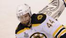 Dennis Seidenberg hat mit den Bruins ein vorzeitiges Playoff-Aus verhindert. Foto: dpaBr  Foto: dpa
