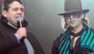 Altrocker: Udo Lindenberg und SPD-Chef Sigmar Gabriel - der auch schon mal 'Pop-Beauftragter' der Sozialdemokraten war - beim Konzert gegen Rechts der 'Rock'n'Roll Arena in Jena'. Foto: Martin Schutt Foto: dpa