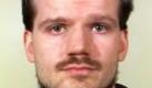 Berlin. Ein Fahndungsfoto der Polizei zeigt den des Mordes an seinem zwölfjährigen Sohn Julian verdächtigen Birk Dietrich. Die Leiche des Kindes war in der Nacht zum Mittwoch im Keller eines Mehrfamilienhauses in Berlin-Reinickendorf gefunden worden. Foto: dapd