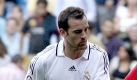 Christoph Metzelder trug in dieser Saison nur sehr selten das Trikot von Real Madrid. Trotzdem durfte der Verteidiger bei der Europameisterschaft spielen. Ab jetzt zhlt fr Lw aber nur noch das Leistungsprinzip  und Leistung muss Metzelder erst einmal nachweisen.    Foto: dpa